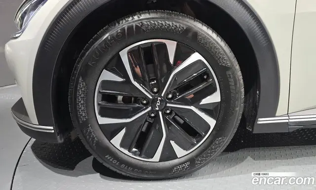 Kia EV6 2023 0.1 автомат (гидро), миниатюра 5