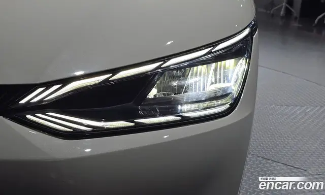 Kia EV6 2023 0.1 автомат (гидро), миниатюра 8