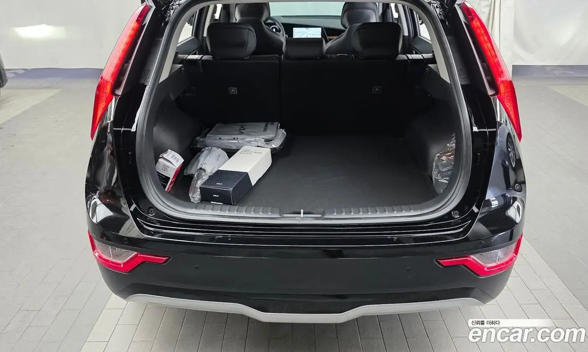 Kia Niro 2023 0.2 автомат (гидро), фото 20