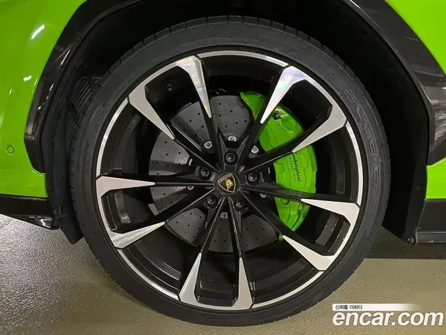 Lamborghini Urus 2021 4.0 автомат (гидро), миниатюра 6