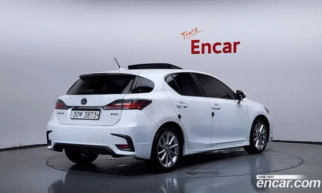 Lexus CT200h 2011 1.8 автомат (гидро), миниатюра 2