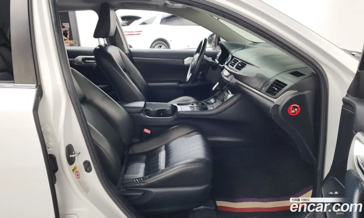 Lexus CT200h 2011 1.8 автомат (гидро), фото 11