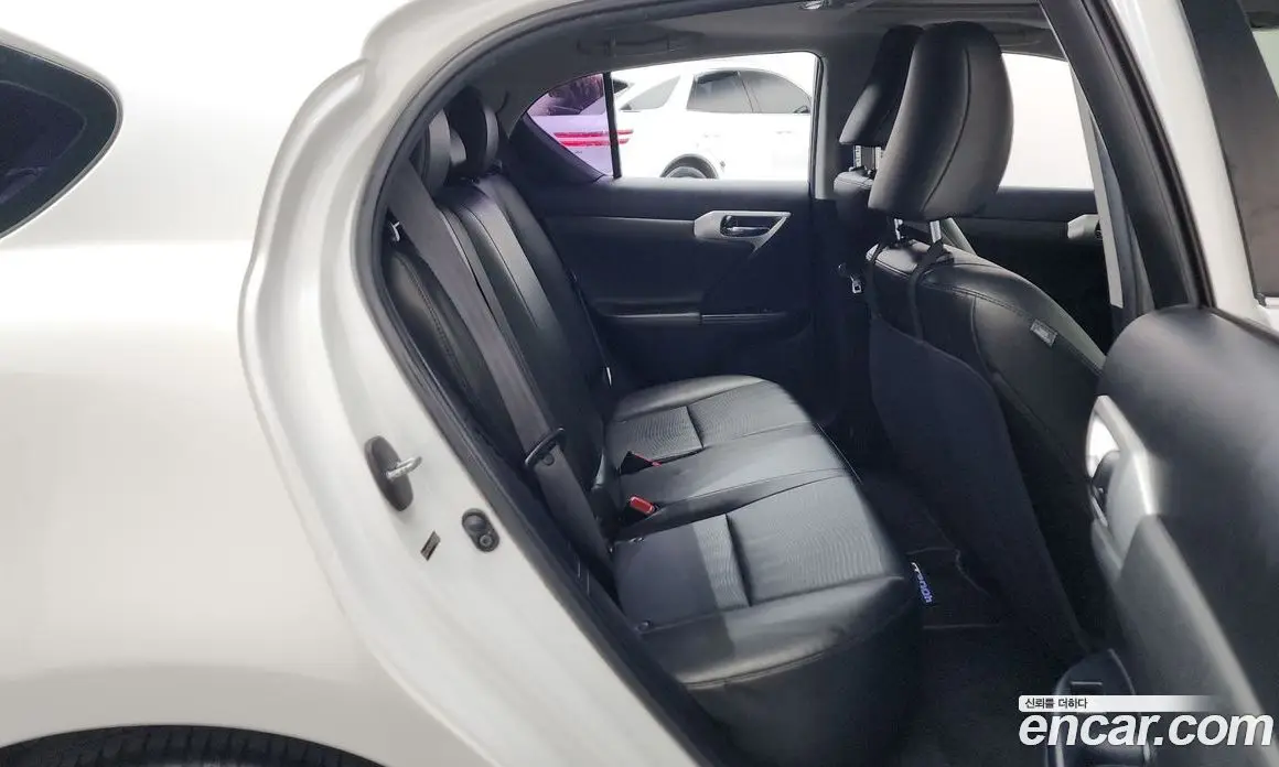 Lexus CT200h 2011 1.8 автомат (гидро), фото 12
