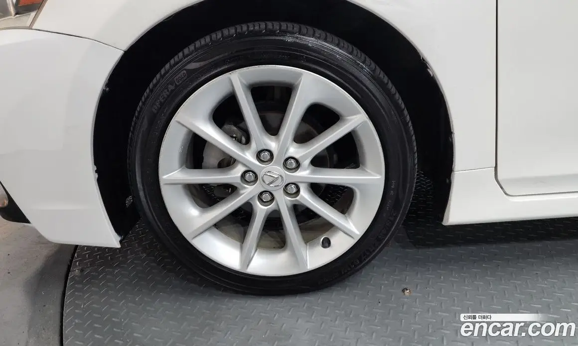 Lexus CT200h 2011 1.8 автомат (гидро), фото 5
