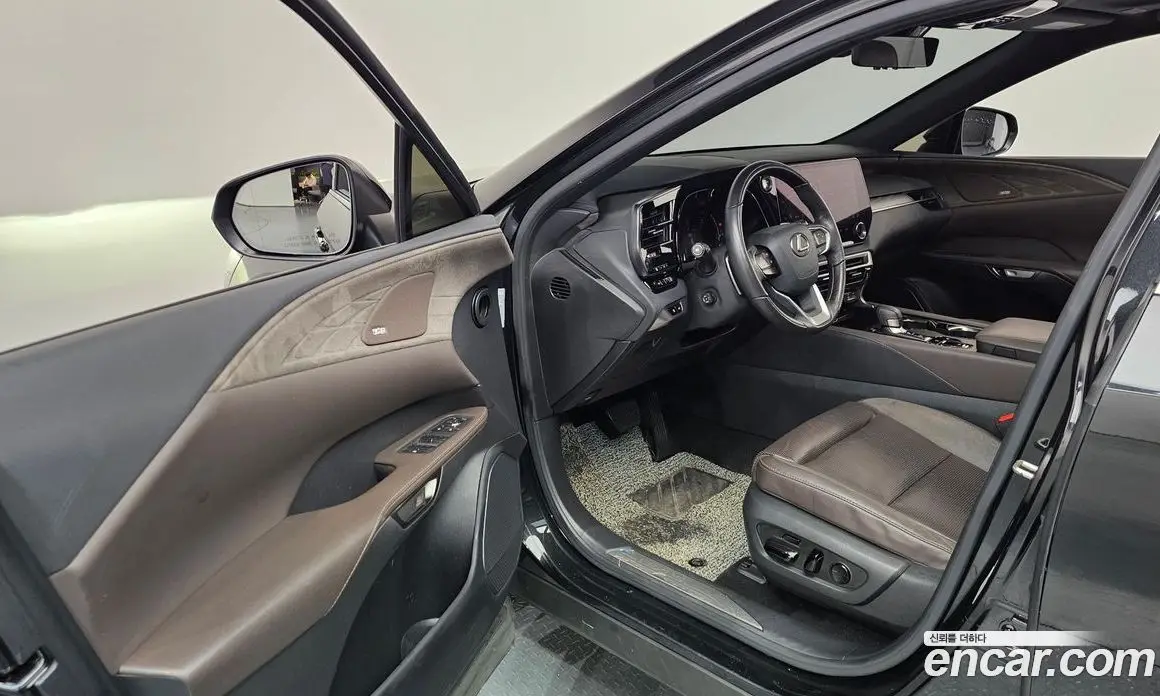 Lexus RX 2023 2.5 автомат (гидро), фото 13