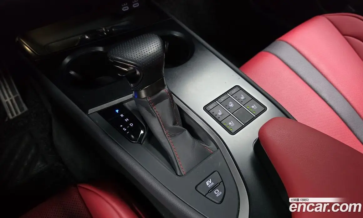 Lexus UX 2023 2.0 автомат (гидро), фото 11