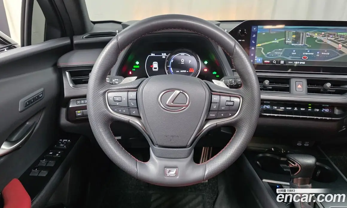 Lexus UX 2023 2.0 автомат (гидро), фото 19