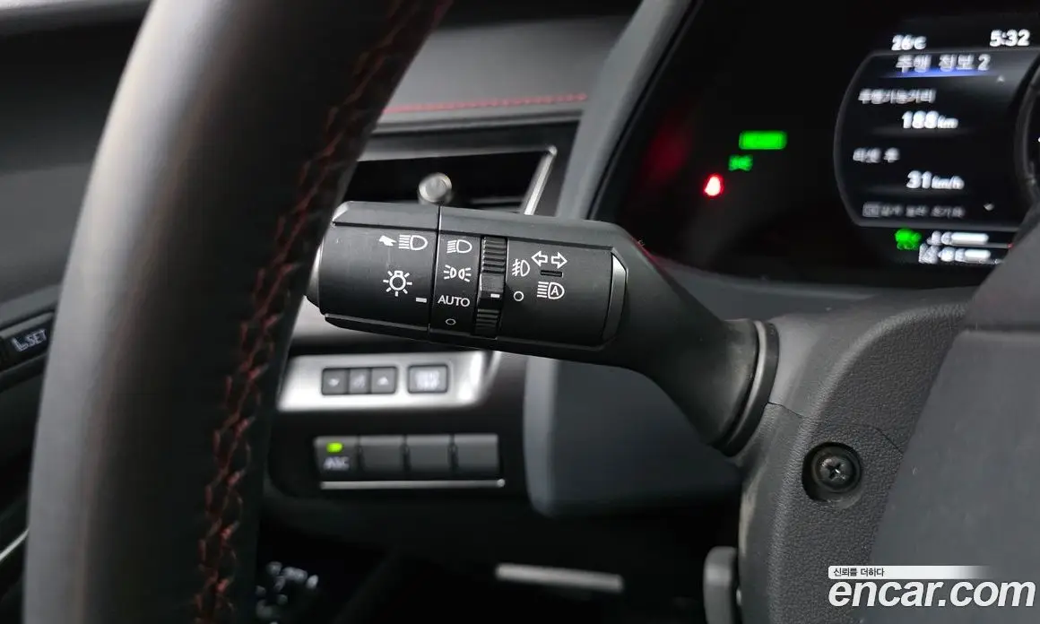 Lexus UX 2023 2.0 автомат (гидро), фото 28