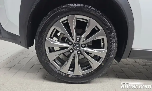 Lexus UX 2023 2.0 автомат (гидро), миниатюра 4