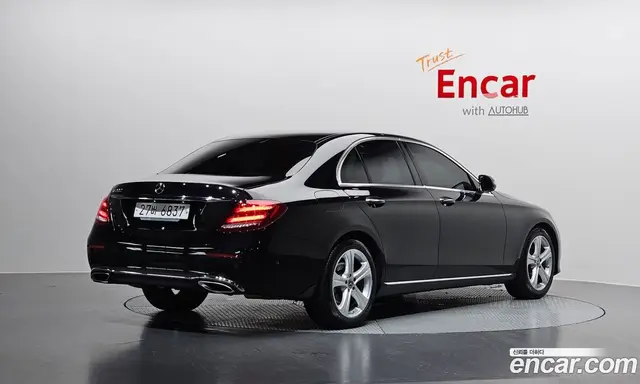 Mercedes-Benz E-Class 2018 2.0 автомат (гидро), миниатюра 1