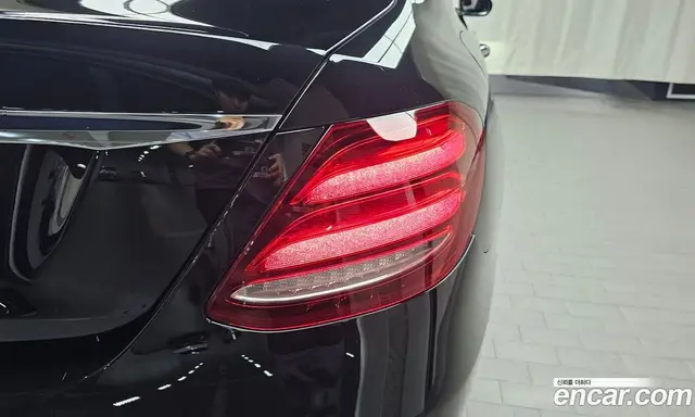 Mercedes-Benz E-Class 2018 2.0 автомат (гидро), миниатюра 8