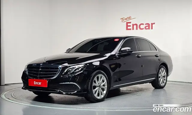 Mercedes-Benz E-Class 2020 2.0 автомат (гидро), миниатюра 1