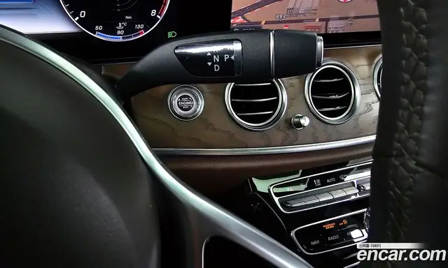 Mercedes-Benz E-Class 2020 2.0 автомат (гидро), миниатюра 12