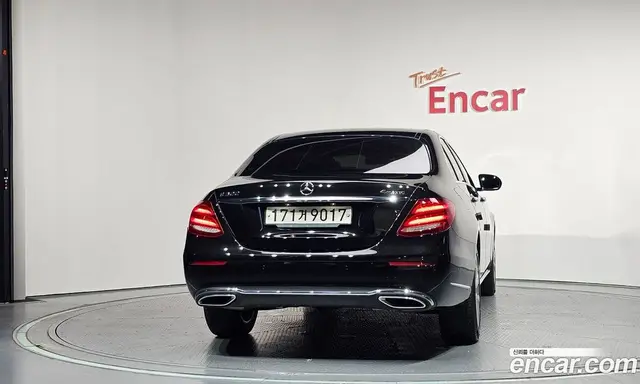 Mercedes-Benz E-Class 2020 2.0 автомат (гидро), миниатюра 4