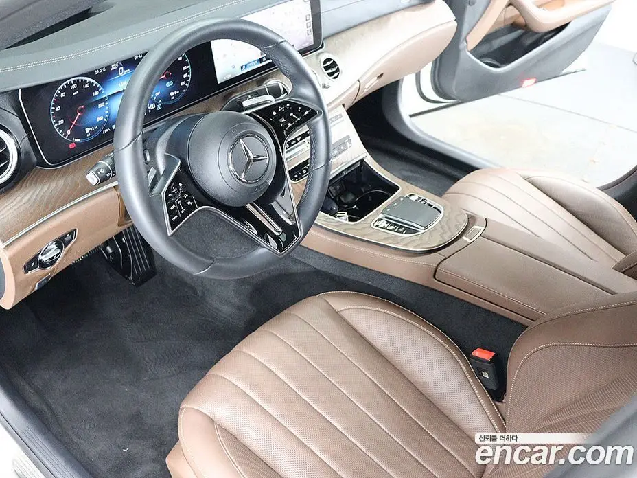 Mercedes-Benz E-Class 2023 2.0 автомат (гидро), фото 16