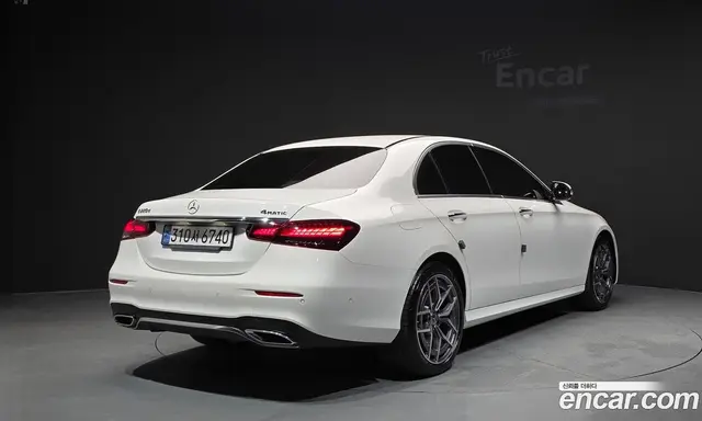 Mercedes-Benz E-Class 2023 1.9 автомат (гидро), миниатюра 2