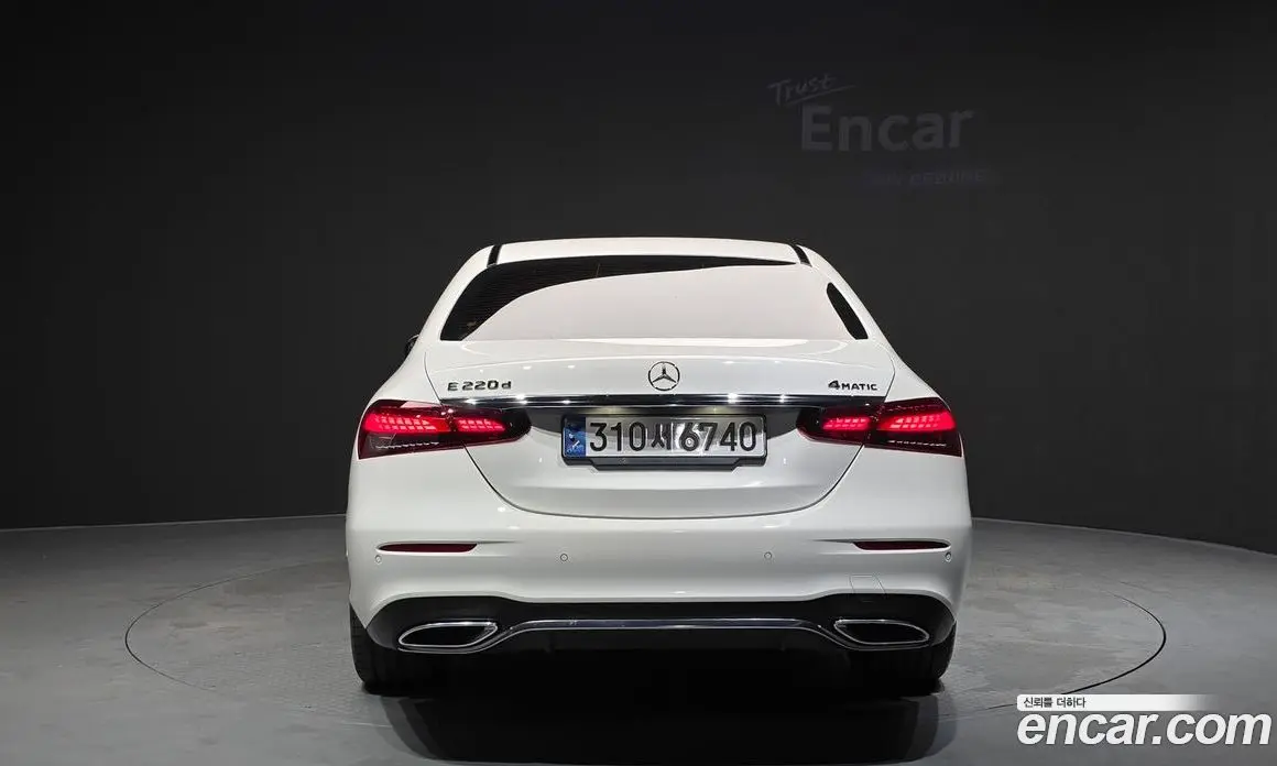 Mercedes-Benz E-Class 2023 1.9 автомат (гидро), фото 4