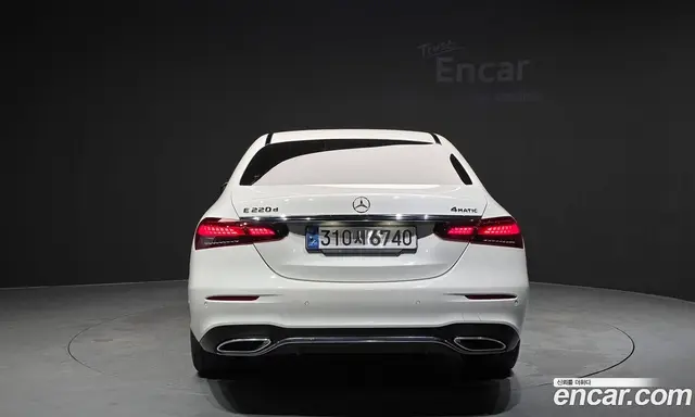 Mercedes-Benz E-Class 2023 1.9 автомат (гидро), миниатюра 4