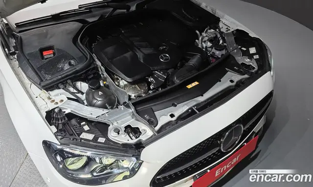 Mercedes-Benz E-Class 2023 1.9 автомат (гидро), миниатюра 6