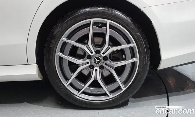 Mercedes-Benz E-Class 2023 1.9 автомат (гидро), миниатюра 7