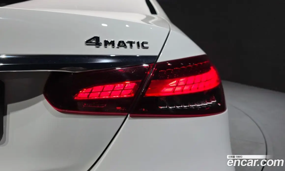 Mercedes-Benz E-Class 2023 1.9 автомат (гидро), фото 9