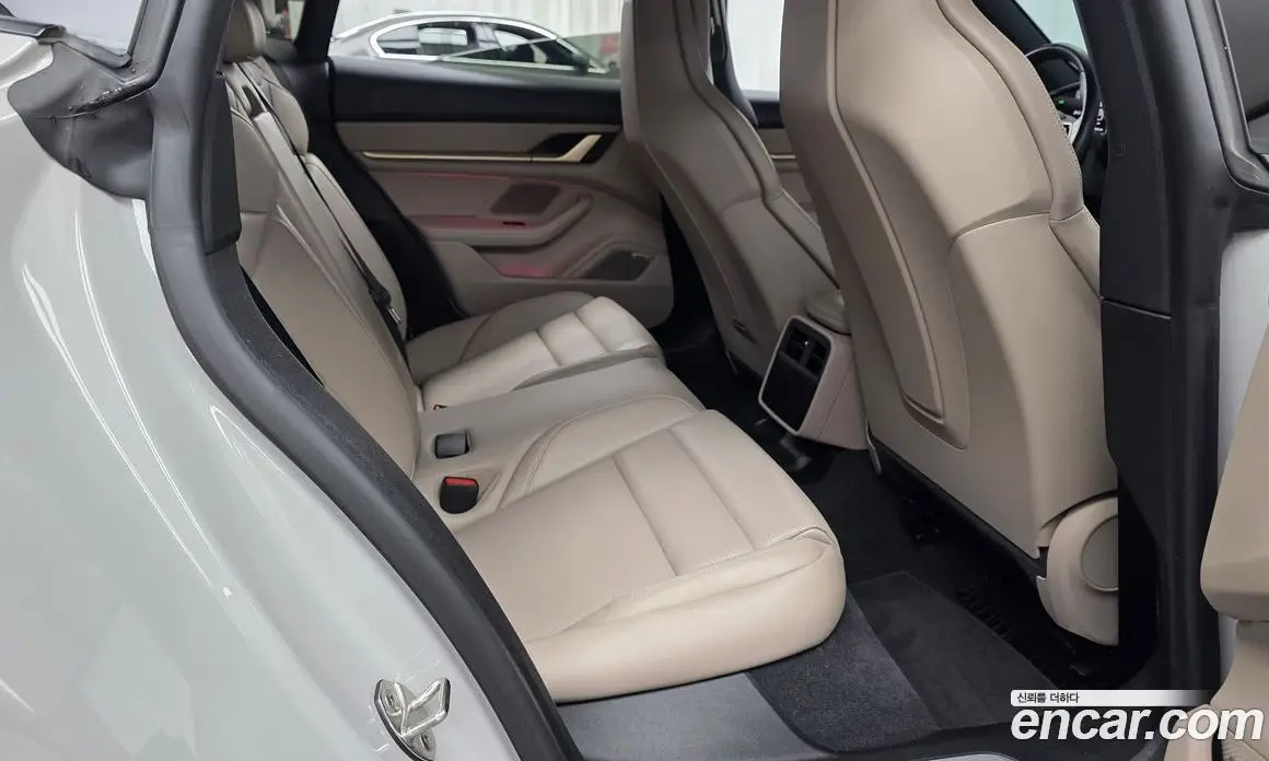 Porsche Taycan 2024 0.1 автомат (гидро), фото 17