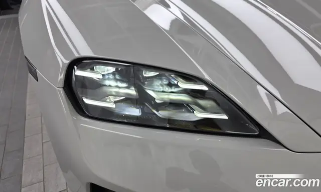 Porsche Taycan 2024 0.1 автомат (гидро), миниатюра 8