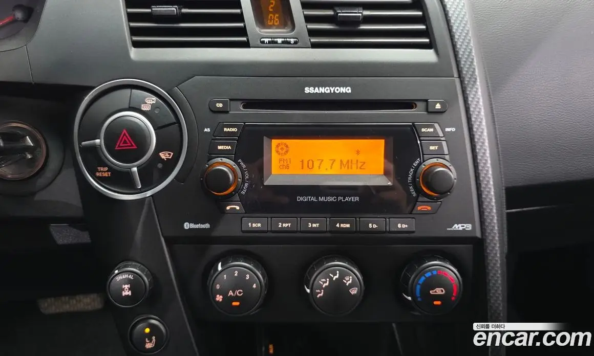 SsangYong Korando 2015 2.0 автомат (гидро), фото 15