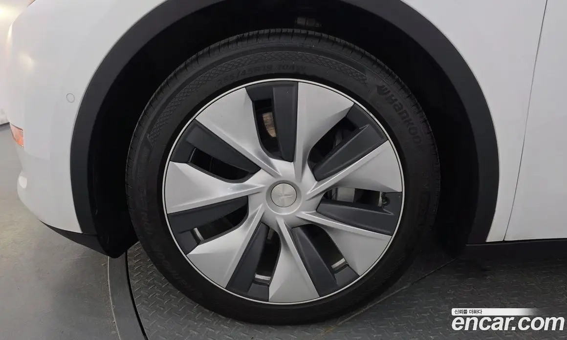 Tesla Model Y 2022 0.2 автомат (гидро), фото 4