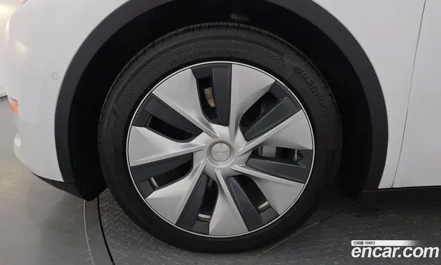 Tesla Model Y 2022 0.2 автомат (гидро), миниатюра 4