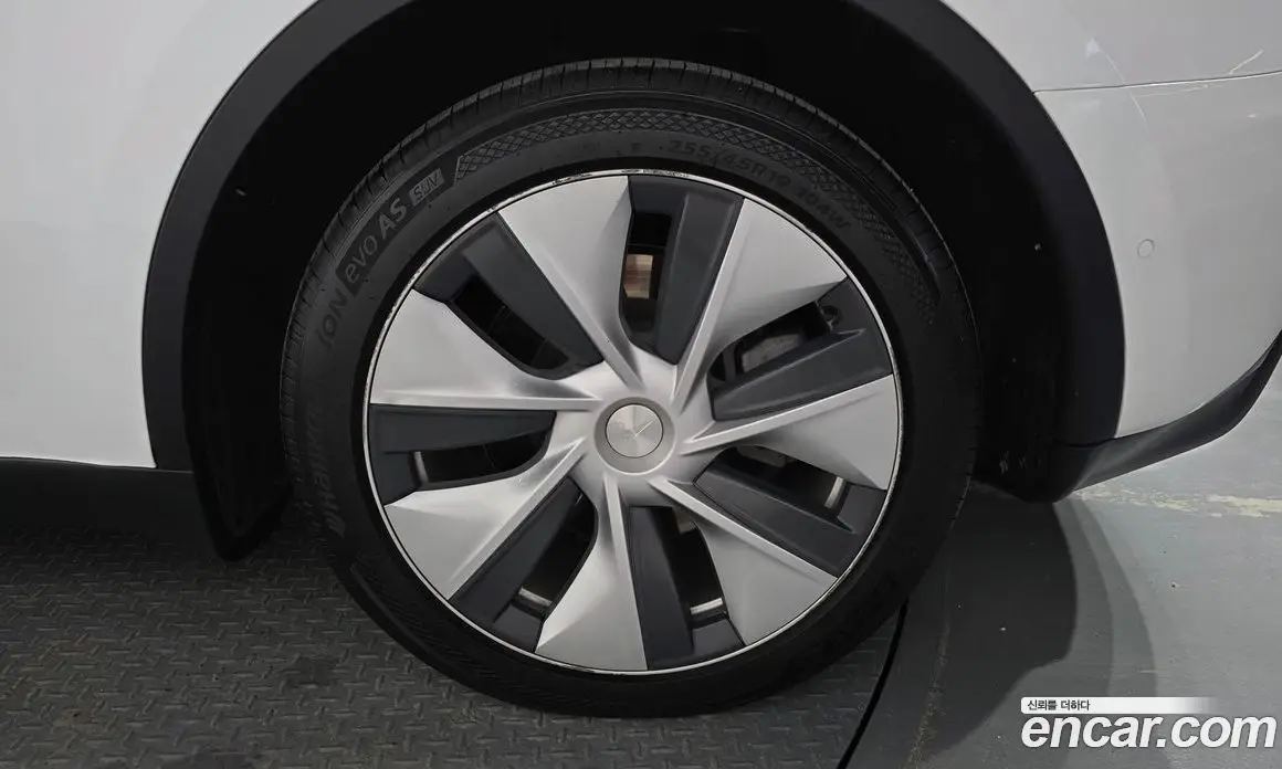 Tesla Model Y 2022 0.2 автомат (гидро), фото 6