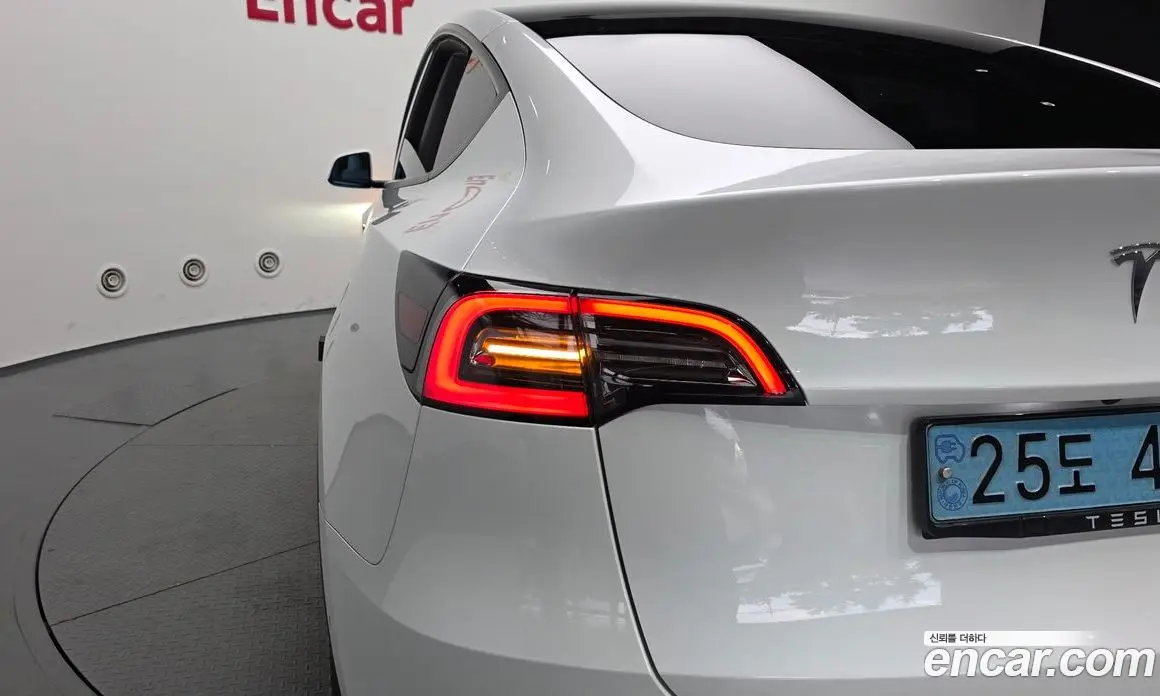 Tesla Model Y 2022 0.2 автомат (гидро), фото 8