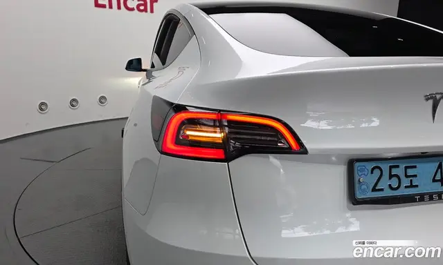 Tesla Model Y 2022 0.2 автомат (гидро), миниатюра 8