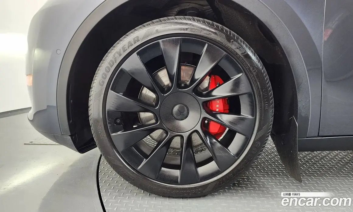 Tesla Model Y 2022 0.2 автомат (гидро), фото 5