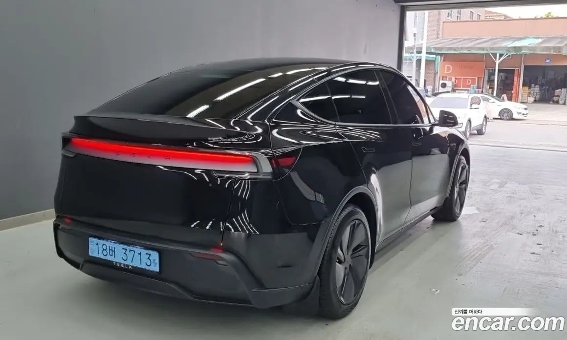 Tesla Model Y 2025 1.0 автомат (гидро), фото 3