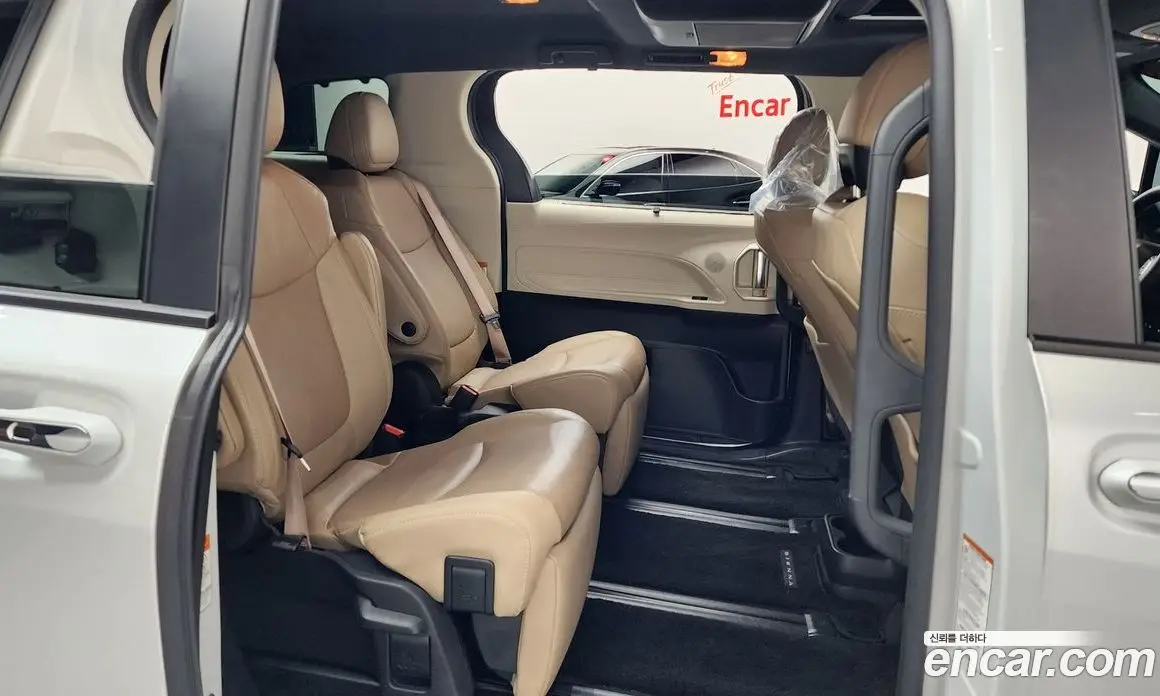 Toyota Sienna 2022 2.5 автомат (гидро), фото 17