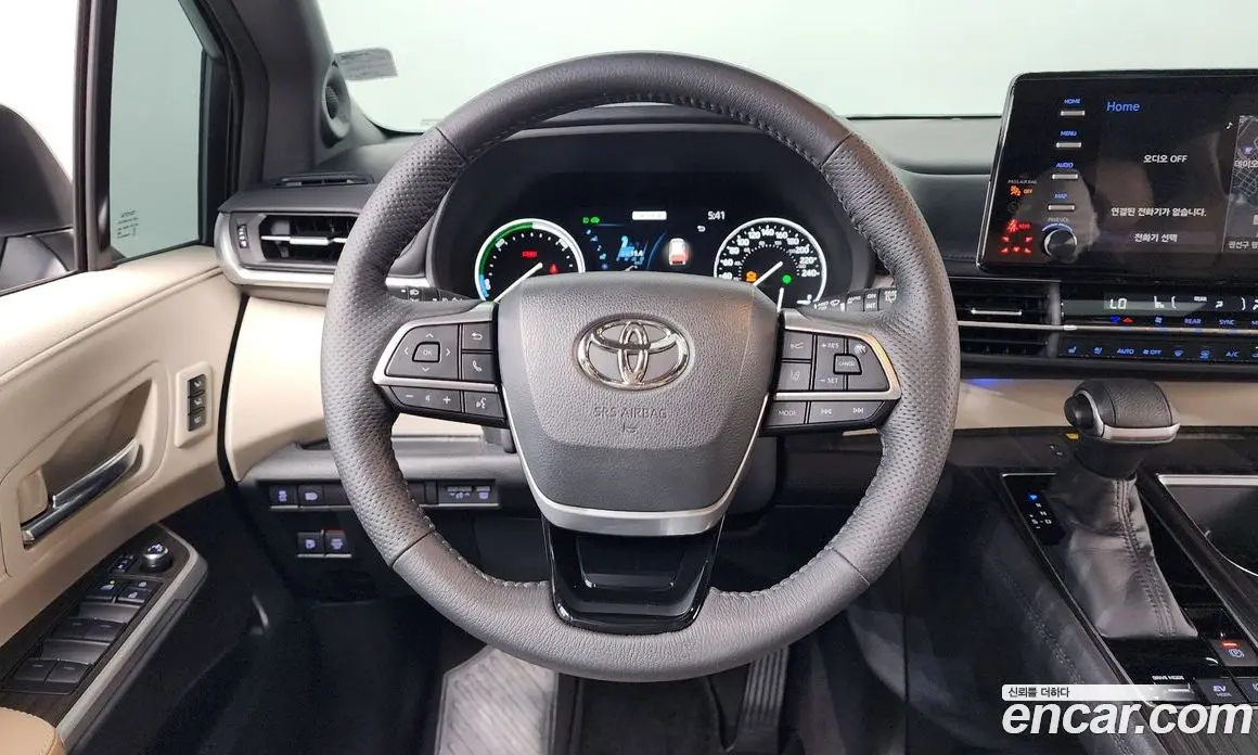 Toyota Sienna 2022 2.5 автомат (гидро), фото 19
