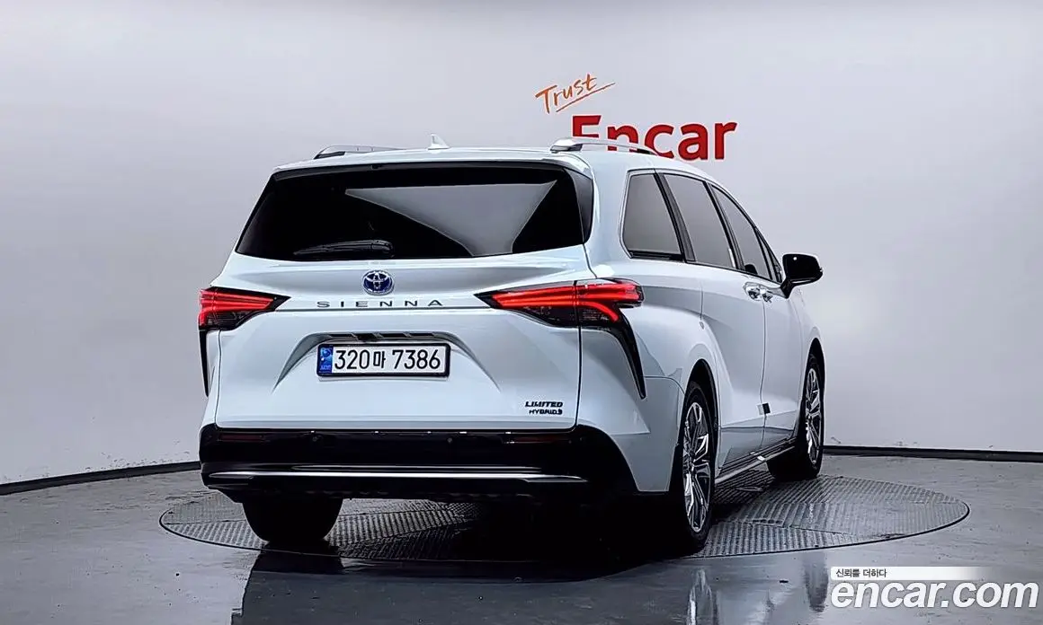 Toyota Sienna 2022 2.5 автомат (гидро), фото 4