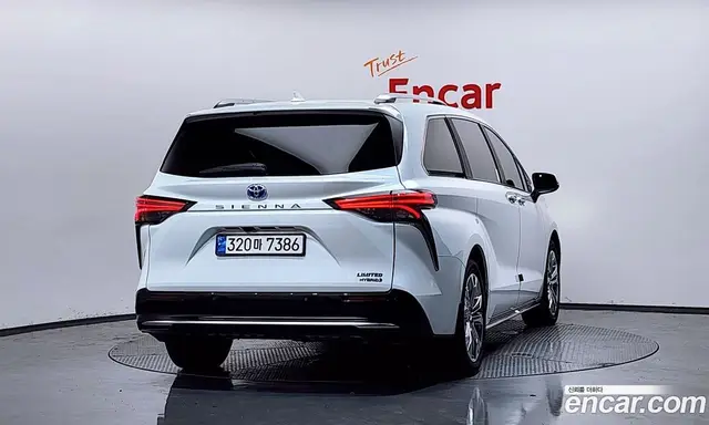Toyota Sienna 2022 2.5 автомат (гидро), миниатюра 4