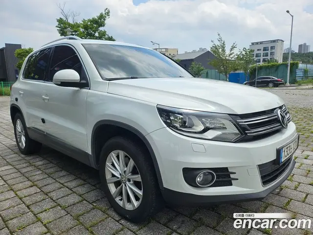 Volkswagen Tiguan 2014 2.0 автомат (гидро), миниатюра 2