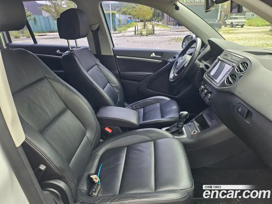 Volkswagen Tiguan 2014 2.0 автомат (гидро), фото 13
