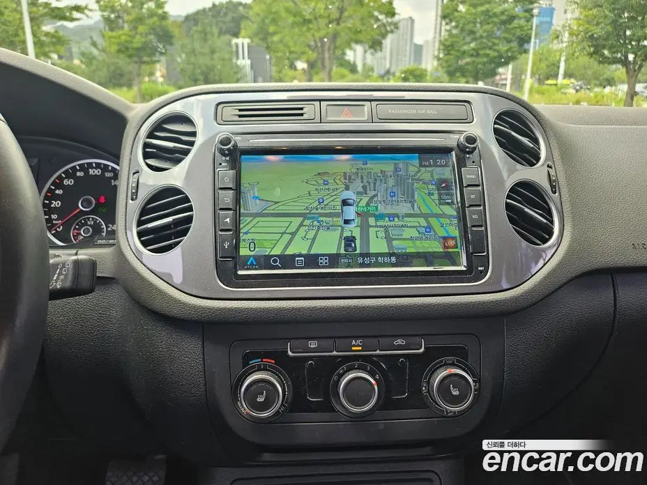 Volkswagen Tiguan 2014 2.0 автомат (гидро), фото 18