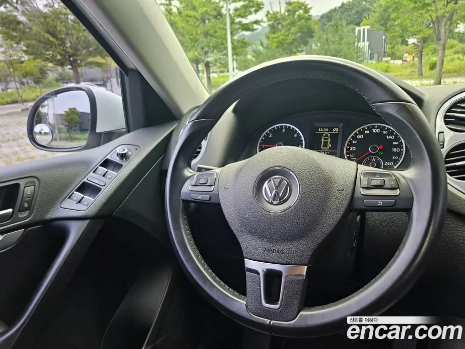 Volkswagen Tiguan 2014 2.0 автомат (гидро), фото 19