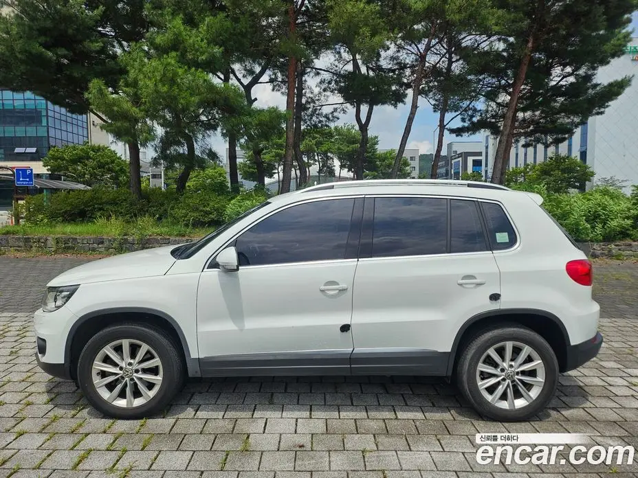 Volkswagen Tiguan 2014 2.0 автомат (гидро), фото 4