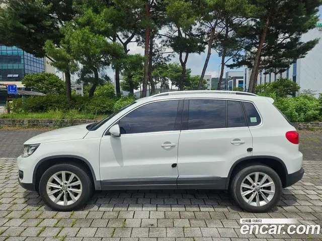 Volkswagen Tiguan 2014 2.0 автомат (гидро), миниатюра 4