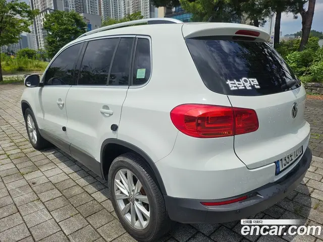 Volkswagen Tiguan 2014 2.0 автомат (гидро), миниатюра 6