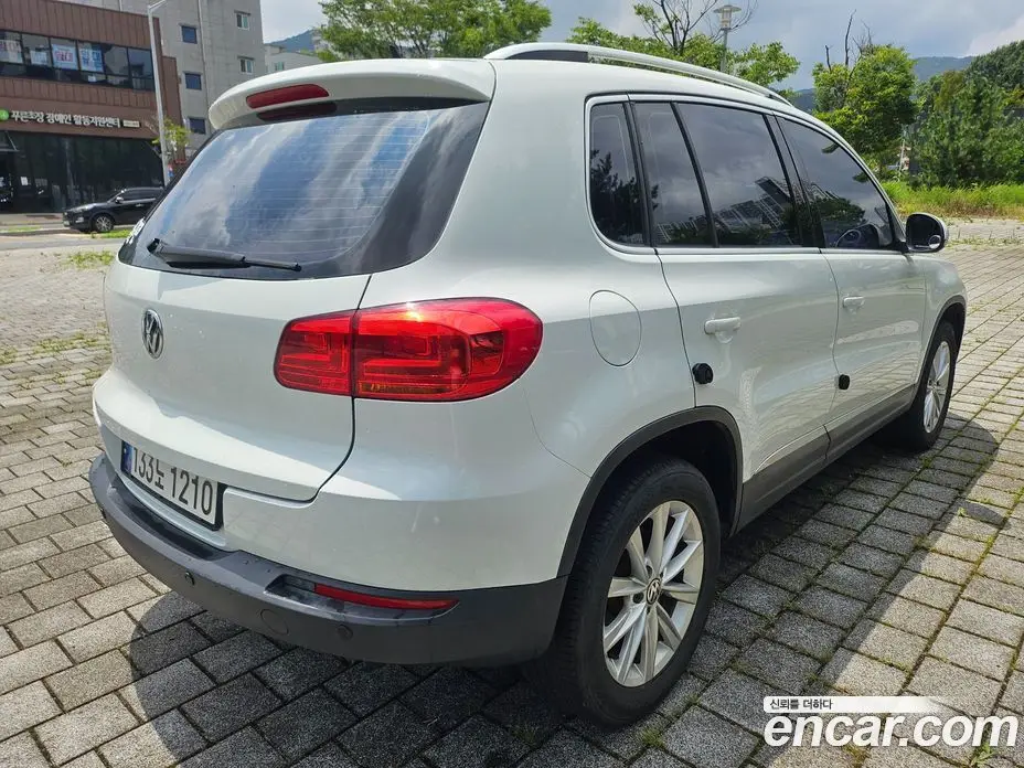 Volkswagen Tiguan 2014 2.0 автомат (гидро), фото 8