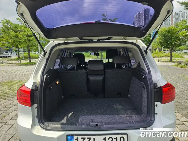 Volkswagen Tiguan 2014 2.0 автомат (гидро), миниатюра 9