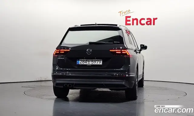 Volkswagen Tiguan 2020 2.0 автомат (гидро), миниатюра 3
