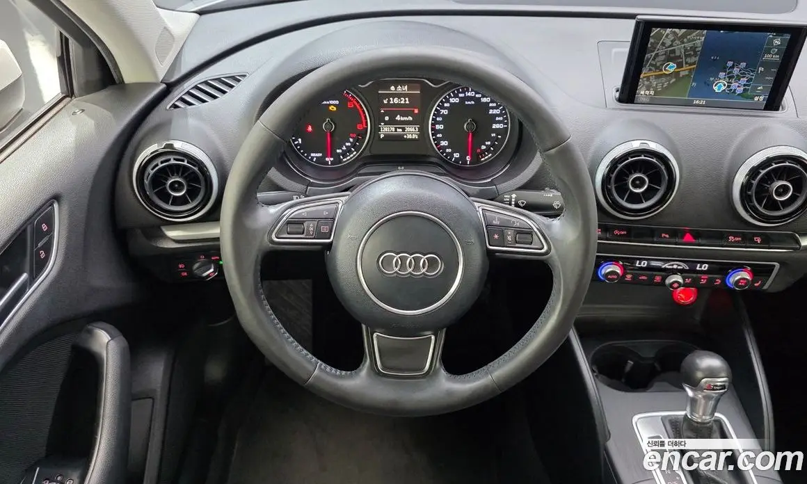 Audi A3 2015 2.0 автомат (гидро), фото 18